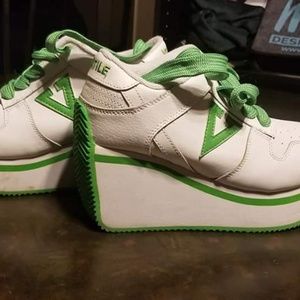 Platform sneakers. White and green.